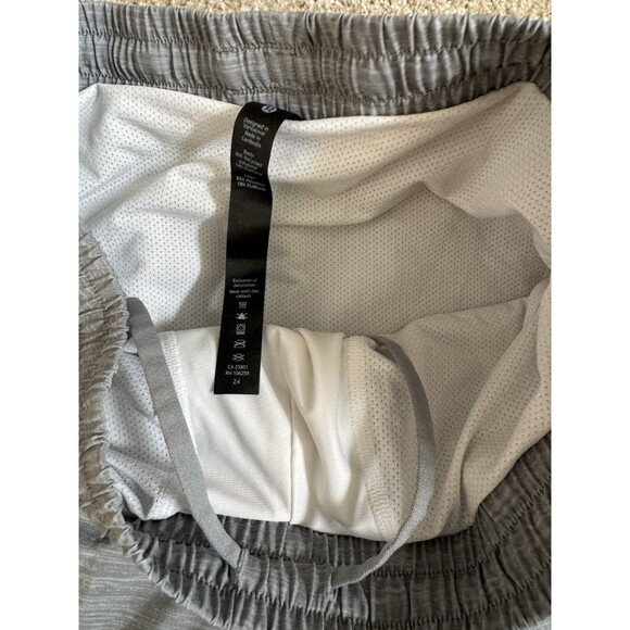 Lululemon Men’s Pace Breaker Shorts Small Sea Salt Light Cast 9" Inseam - Picture 4 of 8